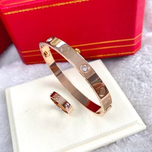 Fashion Silver Ladies Rose Gold Lady Screw Men Diamond Classic Diamond Jewelry Womens Mens Bracciali Bangle Accessori con sacchetti Pochette Bijoux all'ingrosso