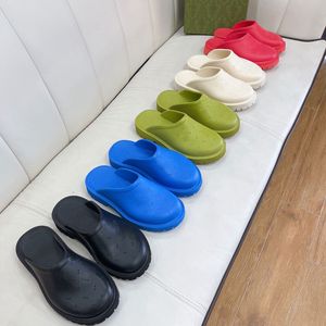 5A-The latest cave slippers have comfortable carved designs on the upper feet 35-44