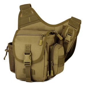 Vattentät Nylon Camo Militär sadelväska Män Taktisk Cross-Body Ozing Bag Hunting Vandring Klättring Utomhus Sportväska K304 Q0721