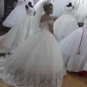Ball Gown Wedding Dresses Bride Off the Shoulder Lace Applique Straps Sweep Train Custom Made Plus Size Vestidos De Novia Desinger Singer
