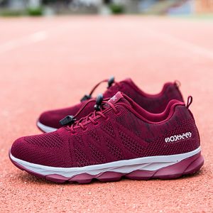 2021 Designer Running Shoes For Women Rose Red Fashion Womens Trainers High Quality Outdoor Sports Sneakers Storlek 36-41 WN