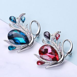 Broche Cape achat en gros de Broche Crystal Pin Accessoires Pull Jour Corée Femme Cape Bouton Imitation Cardigan