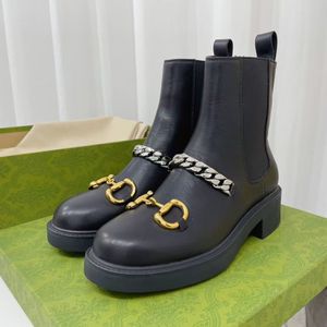 Designerskie eleganckie damskie buty Chelsea z łańcuchem kostki butów czarne skórzane botki z cielęcia