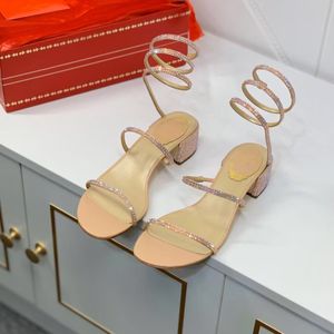 2021 럭셔리 디자이너 여성 크리스탈 벨트 샌들 낮은 발 뒤꿈치 거품 러너 슬라이드 패션 웨지 가죽 하이힐 된 신발 슬라이더 섹시 슬리퍼 상자 크기 35-40