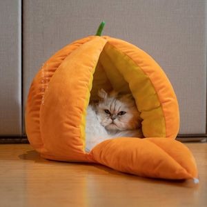 Cat Beds & Furniture Pumpkin Bed Winter Warm Enclosed Thick Dog Sleeping Pet Mat Supplies