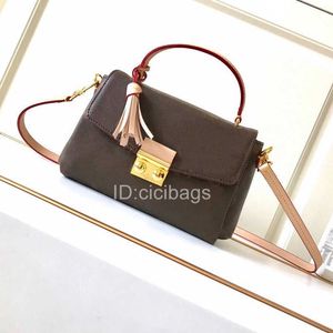 Fashion Luxury Designers Crossbody Bags 2021 Womens Lady Brown Brand Genuine Leather Tassels Flap Messenger Bag Clutch Handbags Purses