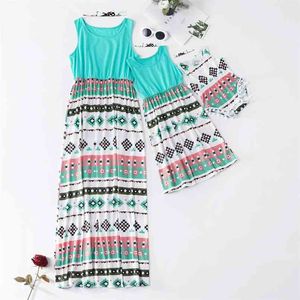 Summer Geometric Pattern Sleeveless Matching Dresses Outfits Mommy and Me 210528