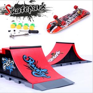 2020 new Mini fingerboard finger skateboard toy creative fingertip sports multiple venues + tool packaging