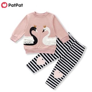 Spring and Autumn Baby Soft Swan Print Long Sleeve Top Striped Pants Sets Girl Clothes 210528
