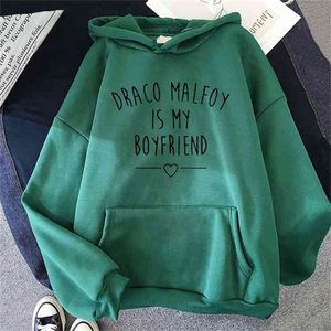 Draco Malfoy är min pojkvän brev Skriv ut hoodie kvinnor grön casual sudaderas hoodies mode hajuku sweatshirts hooded 210803