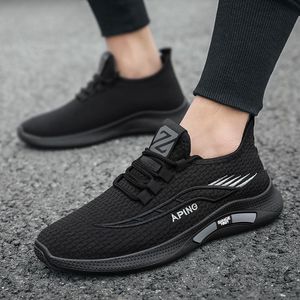 Newest Arrival Flying woven men's breathable mesh running shoes black white red comfortable soft sole sneakers trainers