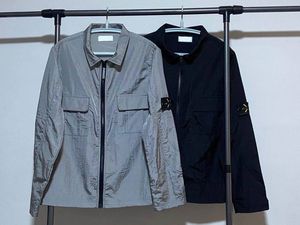 2021 Европа мужская куртка ретро классические уличные куртки мужчины нейлоновая ткань рука бумаги вышивка OEM двойной карманный дизайн водонепроницаемый
