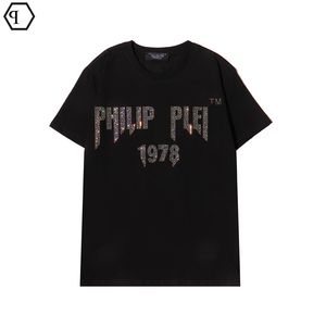 Phillip Sade Erkekler Tasarımcı PP Kafatası Elmas T Shirt Kısa Kollu Dolar Brown Bear Marka Tee O-Gell Yüksek Kaliteli Kafatasları Tshirt Tees Tops 012