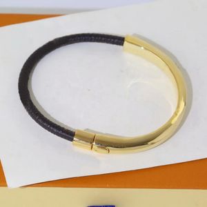 2021 Titanium steel flor couro charme pulseira de ouro fivela de alta qualidade Casal jóias encantos pulseira braceletes suprimento