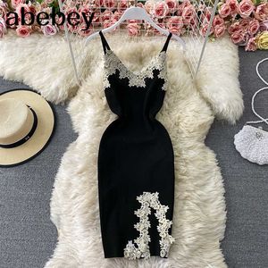 Luxury Crochet Lace Decoration Black Dress Kvinnor Sommar Sexig V-Neck Split Bodycon Dress Ladies Short Party Dress 210715