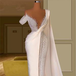 2022 Luxury Pearls Mermaid Bröllopsklänning med Long Wrap Crystal Beads Robe de Mariée Custom Made Ruched Satin Beach Boho Bridal Gown Off Shoulder