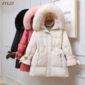 Vinter Eleganta Kvinnor 90% Vit Duck Down Coat Real Natural Fur Hooded Long Jacket Casual Loose Tjock varm Snö Outwear 210423