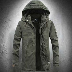 Giacca militare verde militare Cappotto parka esterno Cappotto tattico in cotone Giacca invernale Uomo Cappotto moda Abbigliamento Alta qualità Addensare 211014