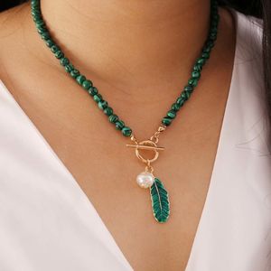 Projektant Naszyjnik Luksusowa Biżuteria Vintage malachit Koraliki Zielony Liść Pearl Dla Kobiet Mody Osobowość Metalowa Klamra Choker