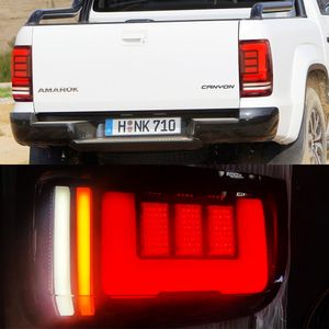 1ペアカーのスタイリングLED Taillight Red Red Tail Light Brake Brake Brake Light警告ランプVW AMAROK V6 UTE 2008-2022