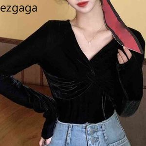 Ezdgaga Vintage Kobiety Bluzka Velur Koreański V-Neck Z Długim Rękawem Slim Sexy Damskie Topy Moda Chic Wiosna Eleganckie Koszule Casual 210430