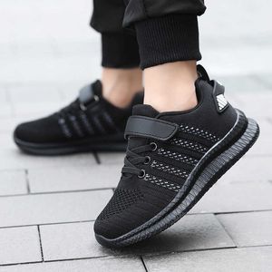 Nya Barn Running Skor Pojke Non-Slip Andningsbara Sportskor Barn Lättvikt Högkvalitativ Jogging Sneakers Casual Footwears G1025