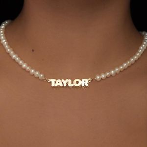 Hängsmycke Halsband Skönhetslag Fashion Pearl Letter Lady Necklace Samma födelsedagsgåva Smycken Partihandel Direktförsäljning