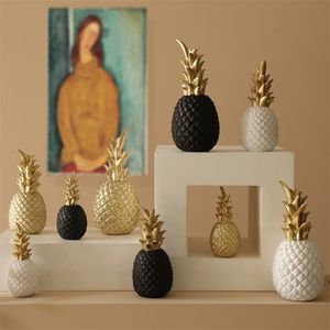 Creative Resin Crafts Desktop Ornaments Pineapple Fruit Figurines Nordic Home Decoration Room Table Modern Decorative Figurines 210727