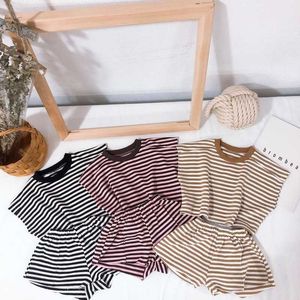 2019 Yaz Llittle Çocuk Çizgili Suit Erkek Ve Kızlar için Kısa Kollu Tops + Kısa Pantolon İki Adet Set Toddler Rahat Giyim X0902