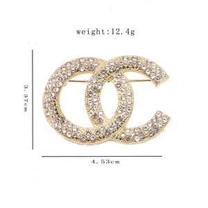 Luxury Women Men Designer Brand Letter Brooches Gold Silver Plated Inlay Crystal Rhinestone Jewelry Brooch Pearl Pin Marry Christmas Party