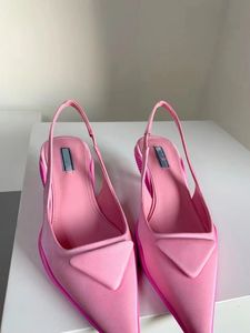 2021 Elbise Ayakkabı Kadınlar Pompalar Üçgen Orta Topuk Slingback Sandal Luxurys Tasarımcılar Yüksek Topuklu Sandales Espadrilles Lady Espadrille