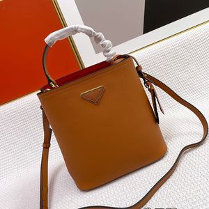 Topp autentisk kvalitetsdesigner O Saffiano Bucket Bag Retro Tote Fashion Messenger Handväskor i äkta läderkvinnor Intern