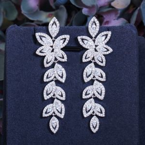 Moda Tasarımcısı Küpe Takı 62mm Uzun Dangle Çiçekler Beyaz AAA Kübik Zirkonya Bakır Kadınlar Için 18 K Altın Elmas Küpe Gelin Düğün Hediyesi