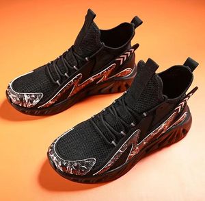 2022 Mesh Fashion Designer Skor Triple s sneakers är lätta och mångsidiga män utomhus löpande stark friktion uthållighet39-45