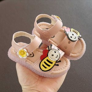 Baby Tjej Sandaler Sommarskor Söt Bee Princess Toddler Sandaler Flicka Flat Soft Sole Antiskid Spädbarn Barnskor Rosa 15-25 # 210713