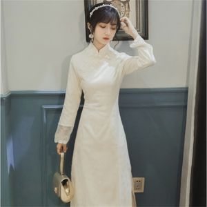 Ankellängd Elegant Beige Förbättrad Cheongsam Full Sleeve Straight Split Klänning Vår Bomull Spets Långa Kvinnor 210603