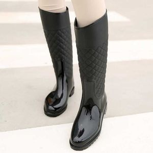 Spring Autumn Women Fashion High Knee Warm women's boots Black Rubber Boots Diamond lattice Shoes Waterproof Wellies sy990 211015