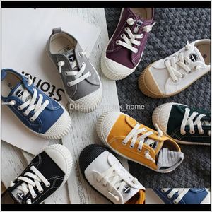 Första Walkers Baby Maternity Drop Leverans 2021 Barn Sport Andningsskydd Sneakers Märke Kids For Girls Jeans Denim Casual Child Flat CA