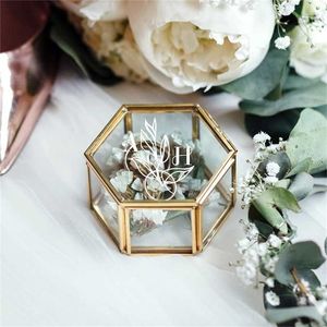 Caixa de anel de vidro hexagonal personalizado Caixa de armazenamento de jóias claras geométricas Caixa de anel de flor eterna DIY Decoração delicada de casamento 211122