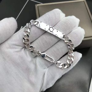 Designer-Armband, modischer Luxus, Armreif, Schmuck, hohe Qualität, Vintage, grobe Kette, vielseitige Armbänder für Männer und Frauen, Silber-Paar-Schmuckstile, sehr gut