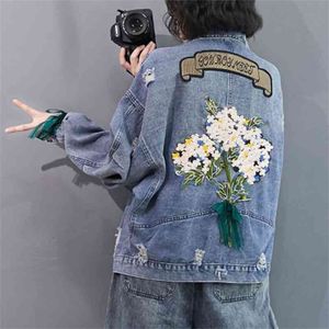 Autumn Arts Style Women Long Sleeve Loose Denim Jackets Embroidery Floral Vintage Hole Jean Short Coat Big Size M636 210512