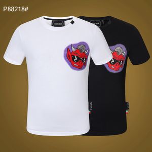 PLEIN BEAR T Gömlek Erkek Tasarımcı Tişörtleri Marka Giyim Rhinestone Kafatası Erkekler T-Shirt Klasik Yüksek Kalite Hip Hop Streetwear Tshirt Rahat Top Tees PB 11278