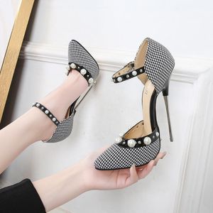 Klänningskor Odinokov 2021 16cm Praty Luxury Pumps High Heel Grid Pearl Poted Bröllop för Kvinnor Brud Black Heels