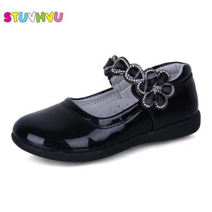 Tamanho 26-37 Criança menina de couro de patente de couro primavera Outono preto / vermelho / rosa macio flat bottom flores strass princesa sapatos x0703