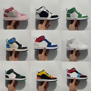 Buty dla dzieci Jumpman 1s 1 Buty do koszykówki UNC University Blue Infants Designer Pine Sine Green Royal Trainers Obsidian Chicago Hoded Sneaker with Box