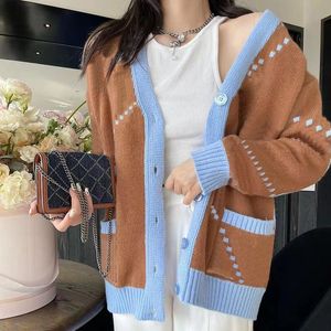 Cardigan lavorato a maglia da donna di alta qualità a contrasto di colore con motivo a lettera manica lunga top giacche invernali cappotti
