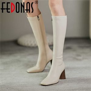 مربع إصبع القدم أحذية المكاتب النسائية الخريف شتاء الركبة الكعب عريض الساق جانب السحاب Est Slim Long Shoes Woman 210528 Gai