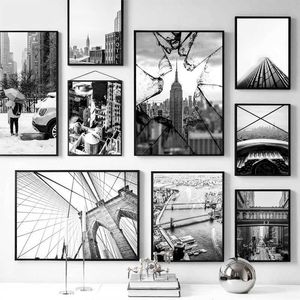 New York Poster Black and White City Wall Art Picture for Living Room Canvas Painting Street Building Wall Decor Posters Prints X0726