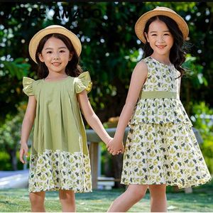 Stile coreano Estate Adolescenti Ragazza Dresse Verde Floreale Volant Maniche Principessa Sorella Abito abbinato Abbigliamento per bambini E459 210610