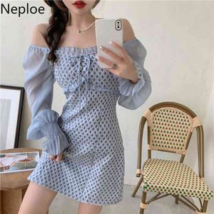 Neploe Seksi Mini Elbiseler Kadın Patchwork Şifon Bodycon Elbise Slash Boyun Kapalı Omuz Beyaz Vestidos Ince Mizaç Robe 210422